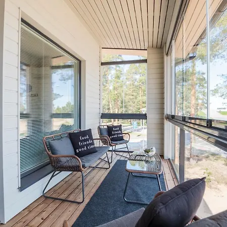 Tuomenkartano C4 Iso Saunalla *