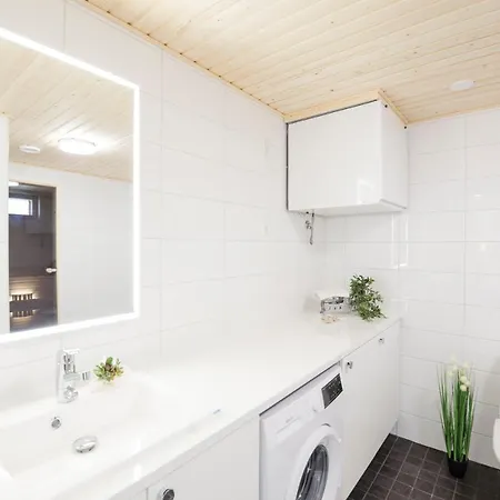 Tuomenkartano C4 Iso Saunalla Apartament *